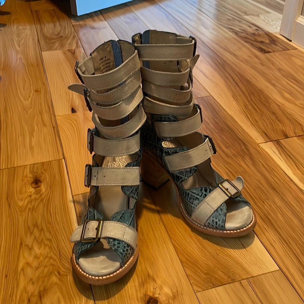 - Freebird by Steven Bond Size 8